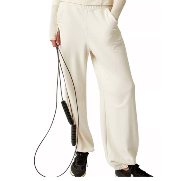 Free People Pants - Free People Warm Down Oversized Sweatpants W/Pockets In Ivory. NWOT! Sz M